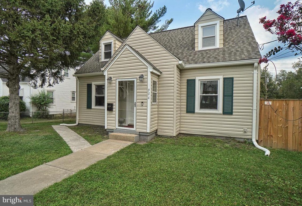 904 Nichols Dr, Laurel, MD 20707 - photo 1