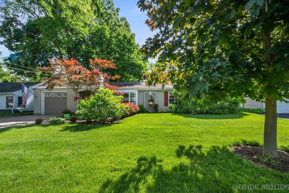 1141 N President St, Wheaton, IL 60187 - photo 1