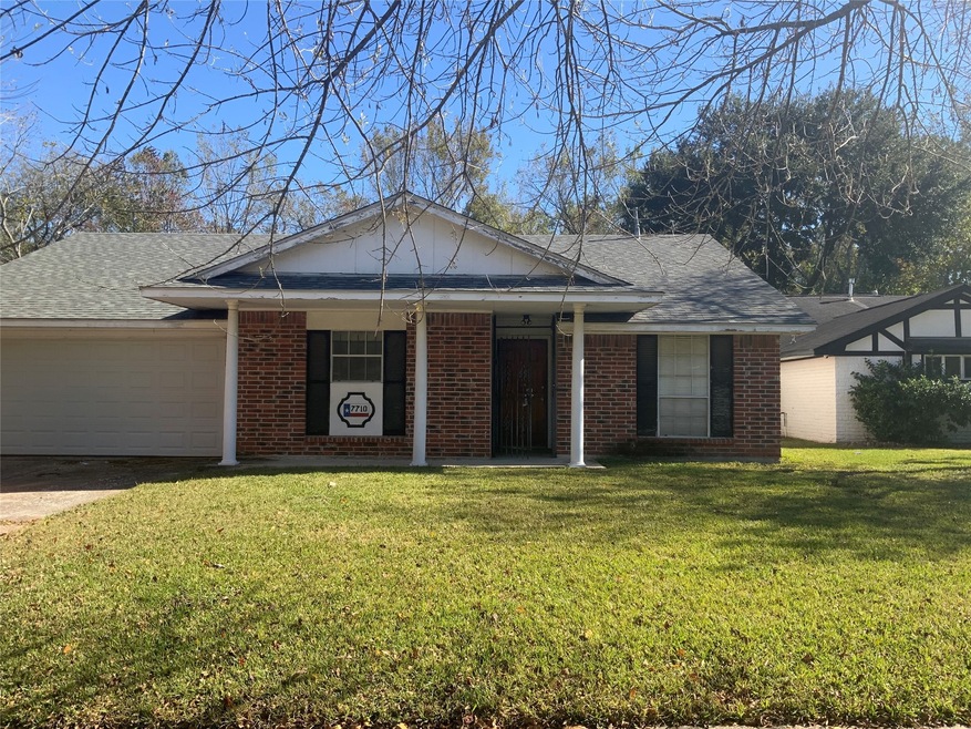 7710 Ashmole Ln, Houston, TX 77088 - photo 1