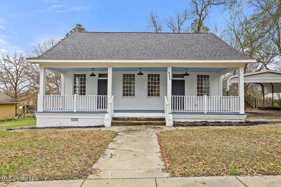 603 College St, Port Gibson, MS 39150 - photo 1