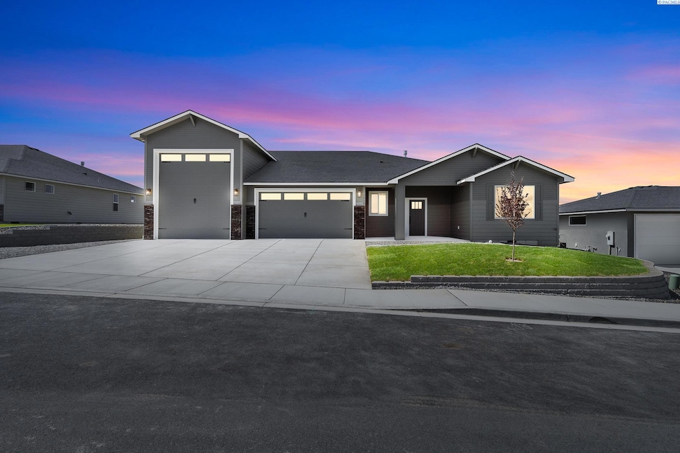 Sold $624,900 • Co-Listing Agent