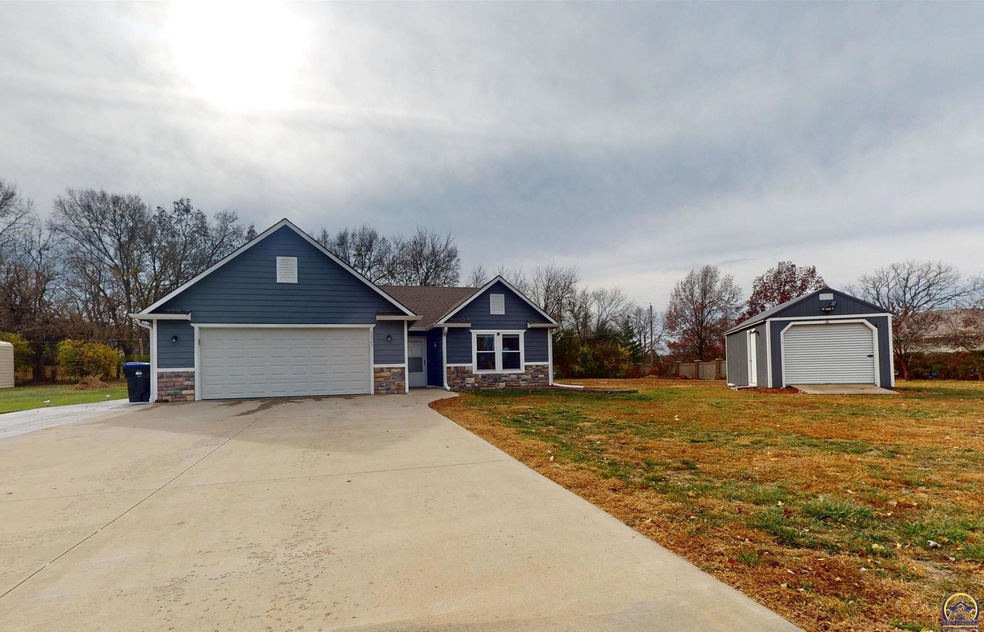 6021 SW 43rd Terrace, Topeka, KS 66610 - photo 1