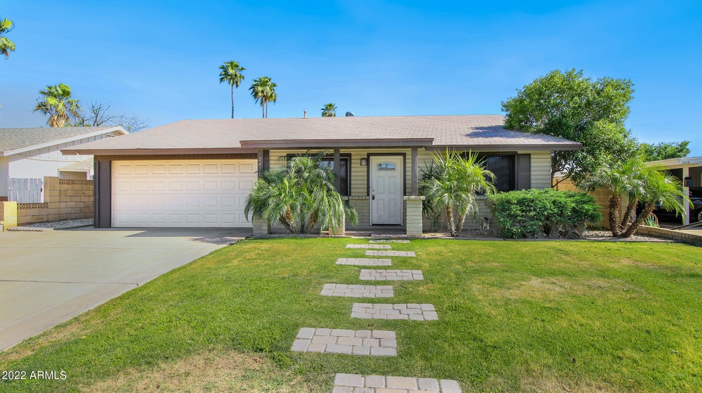 2431 E Manhatton Dr-1