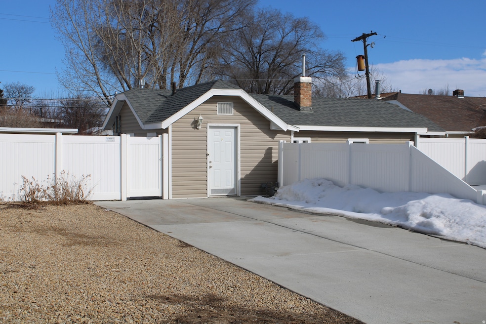 465 S 200 W, Price, UT 84501 - photo 1