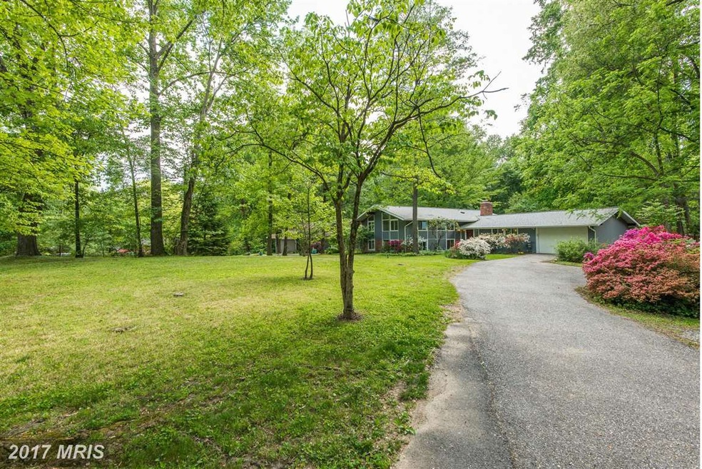 6718 Persimmon Tree Rd, Bethesda, MD 20817 - photo 1