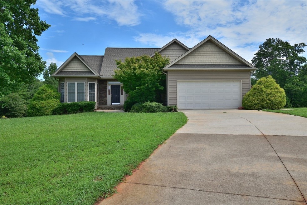 119 Falcons View Ct, Walhalla, SC 29691 - photo 1