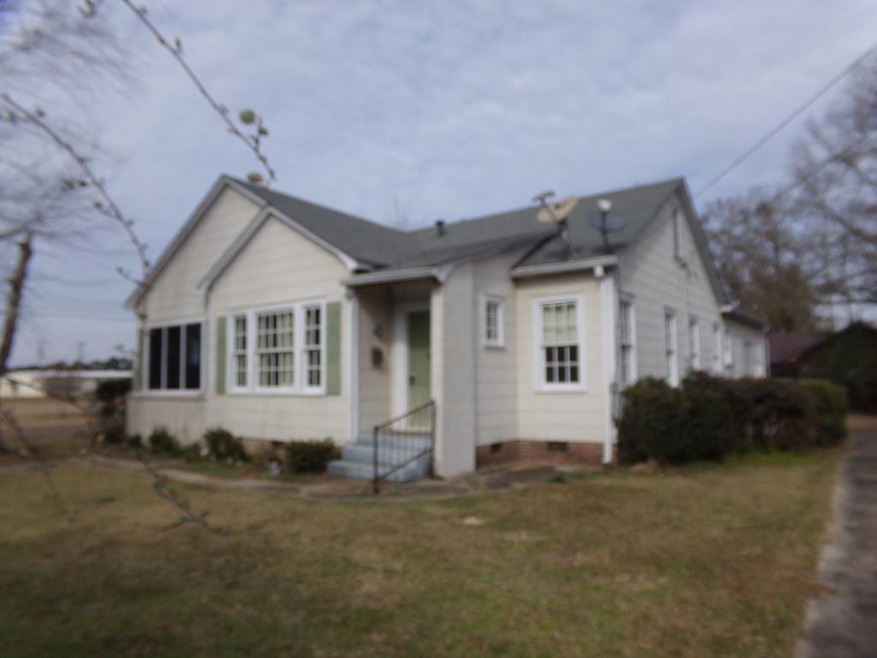 512 Aston Ave, McComb, MS 39648 - photo 1