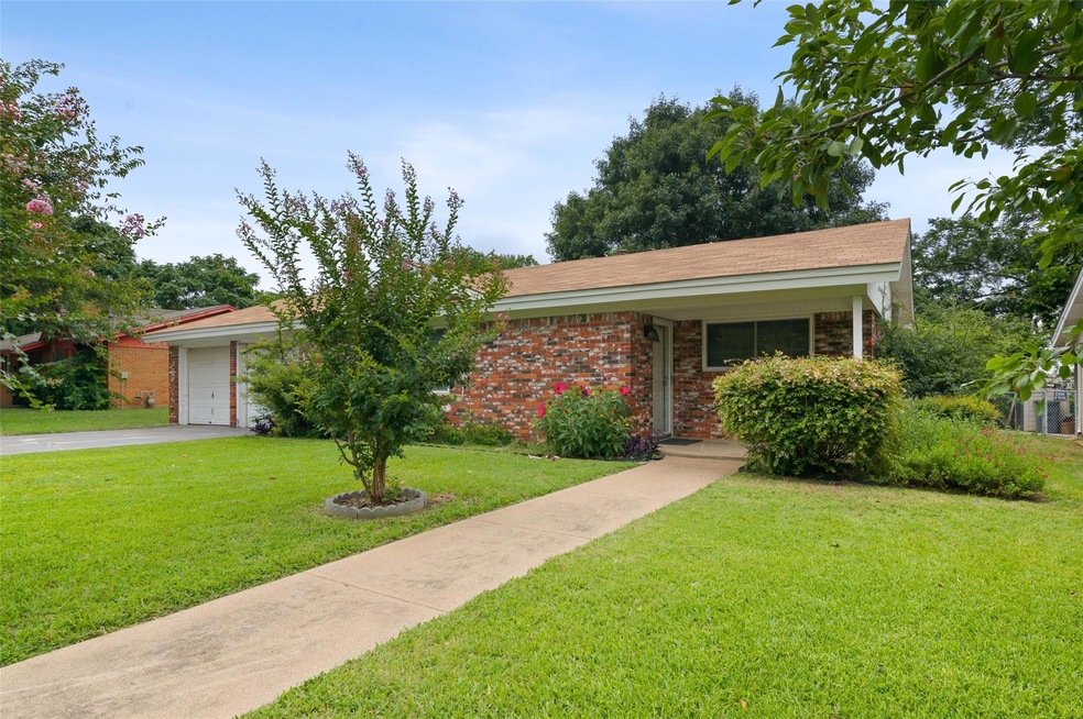 8808 Kate St, Fort Worth, TX 76108 - photo 1
