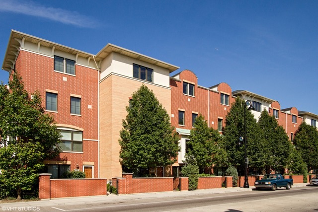 1192 Clarence Ave unit 15, Oak Park, IL 60304 - photo 1