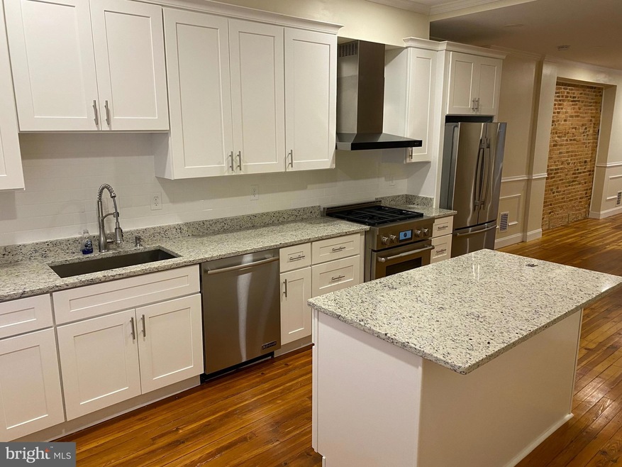 715 S Linwood Ave, Baltimore, MD 21224 - photo 1