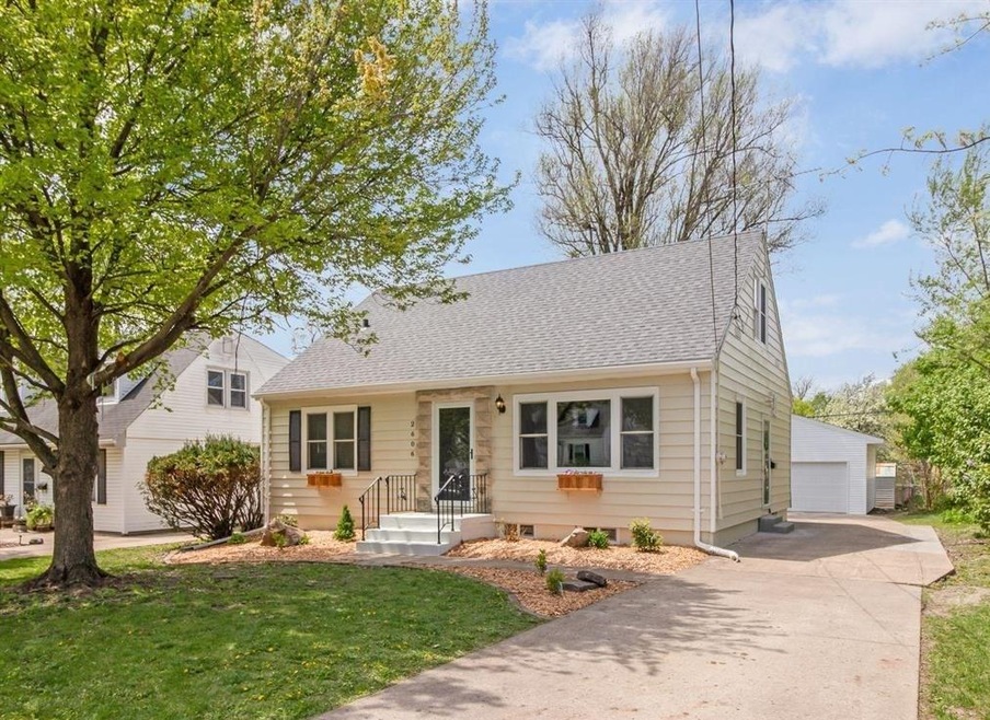 2606 47th St, Des Moines, IA 50310 - photo 1