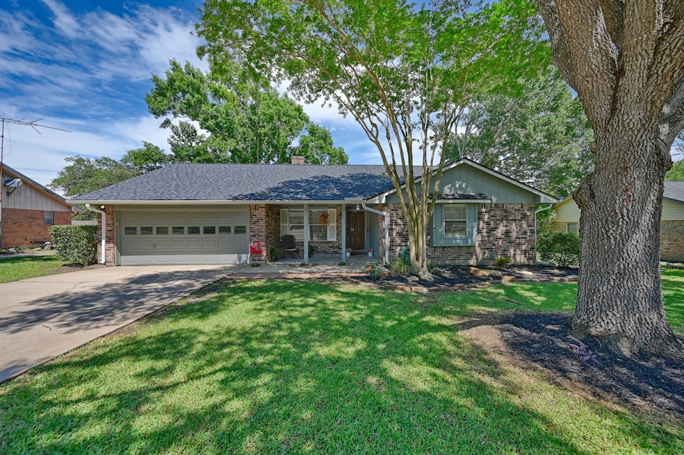 Under Contract $320,000