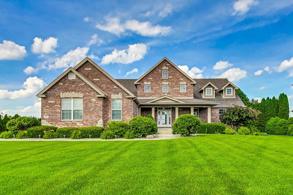 850 Kendall Ct, Crown Point, IN 46307 - photo 1