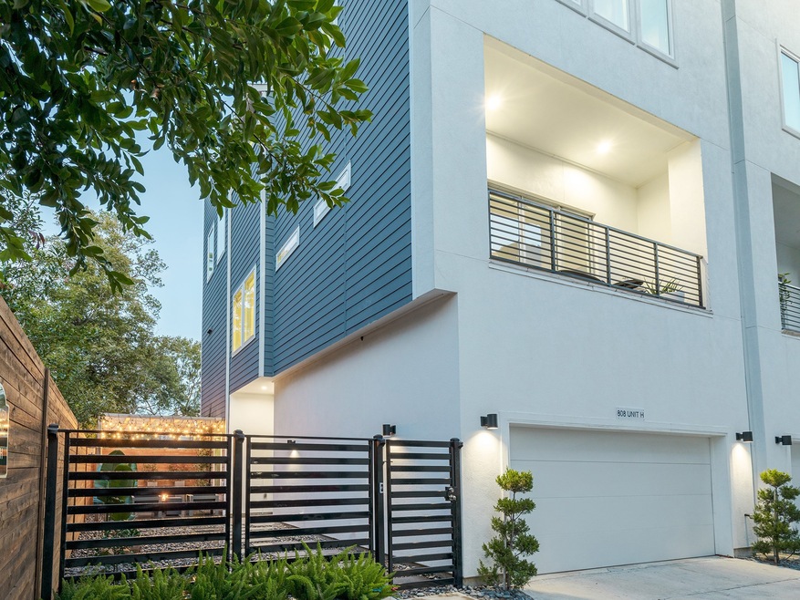 808 Fisher St unit H, Houston, TX 77018 - photo 1