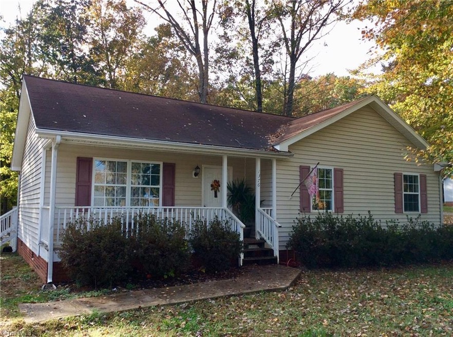 1376 Spanish Dr, Asheboro, NC 27205 - photo 1