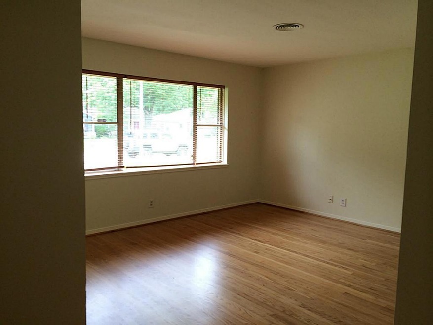 1423 Hewitt Dr, Houston, TX 77018 - photo 1