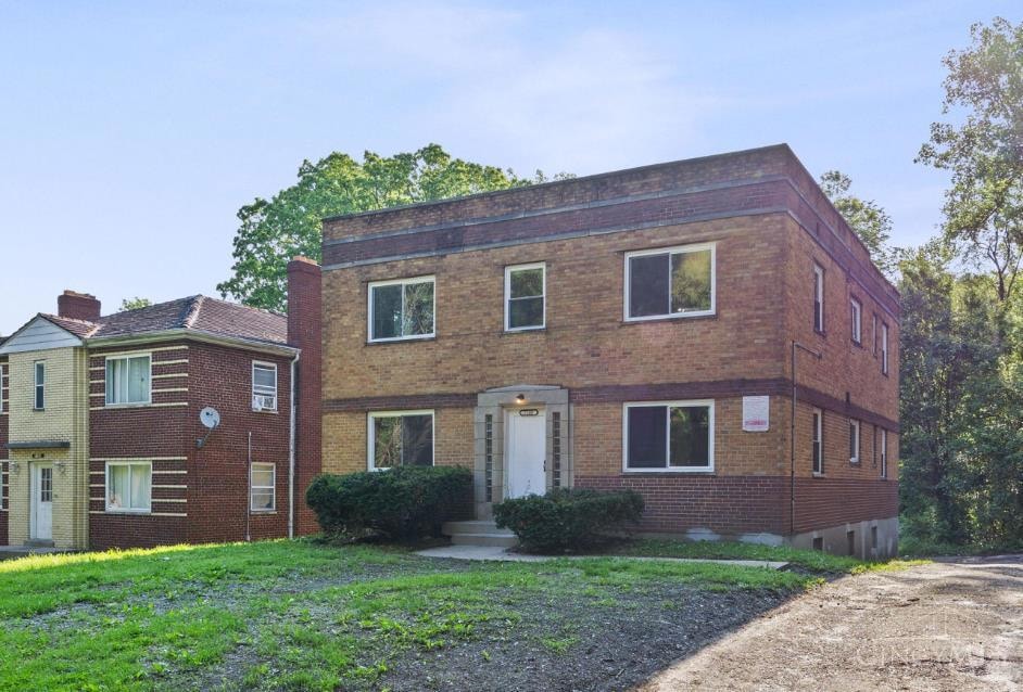 For Sale $320,000 • Co-Listing Agent