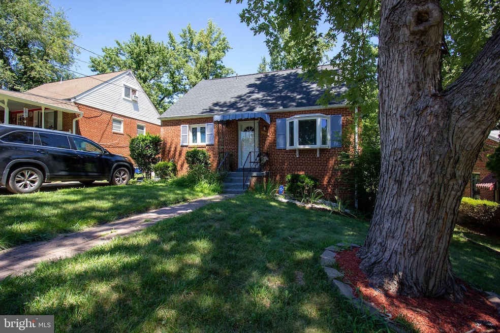 3904 Hemlock Place, Temple Hills, MD 20748 - photo 1