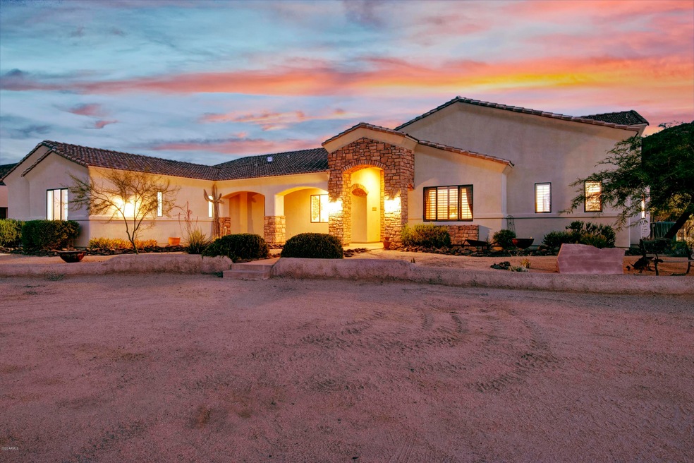 GORGEOUS New River Home