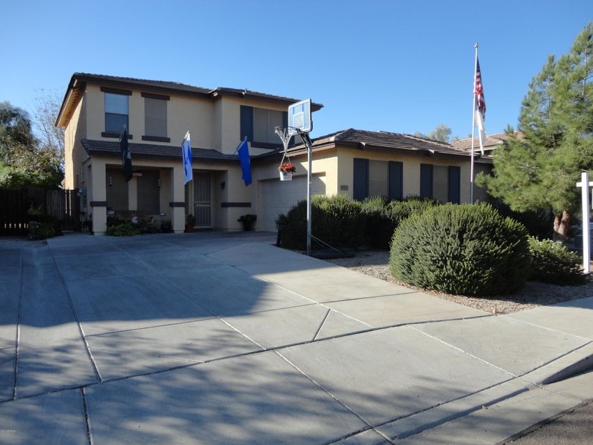 8761 W Windrose