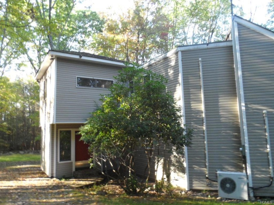 171 Sandburg Place, Pine Bush, NY 12566 - photo 1