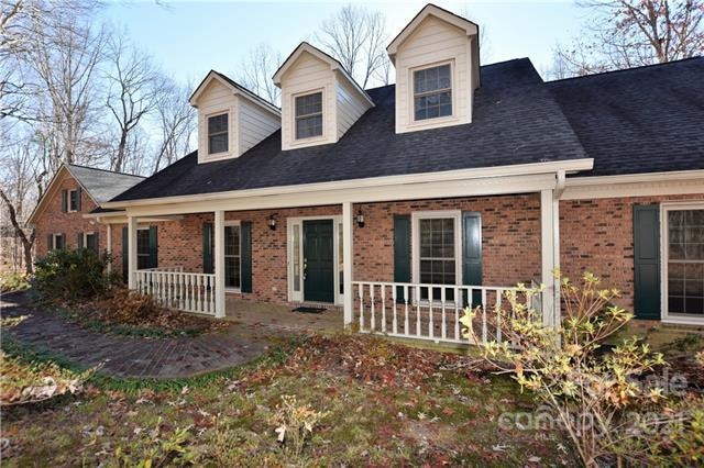 Brick home on 2 Acres!