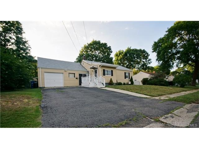 25 Tully Cir, Bridgeport, CT 06610 - photo 1
