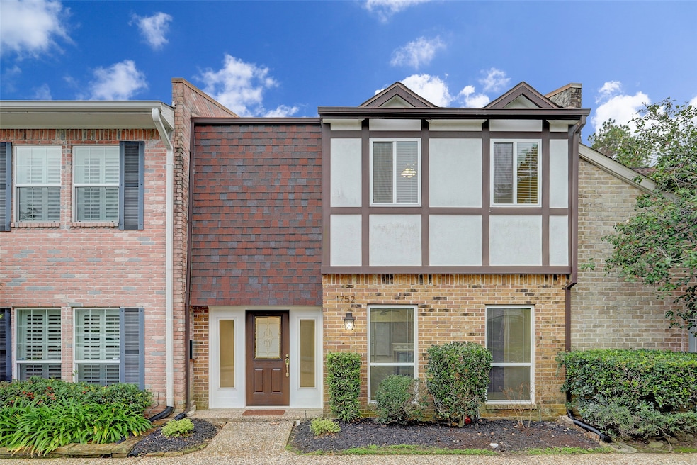 1752 S Gessner Rd, Houston, TX 77063 - photo 1