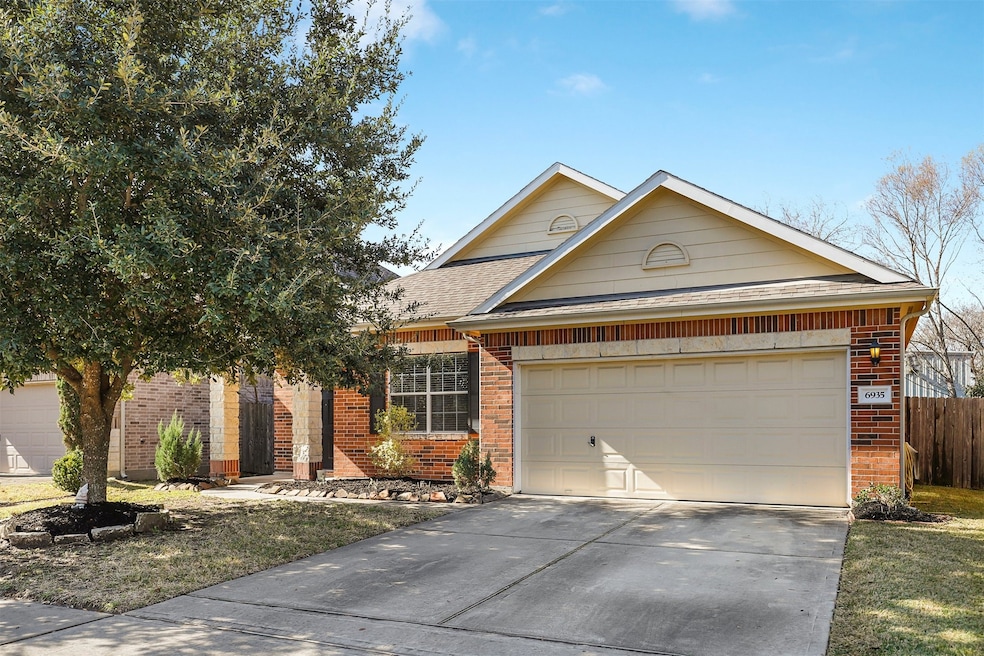 6935 Poncha Springs Ct, Houston, TX 77040 - photo 1