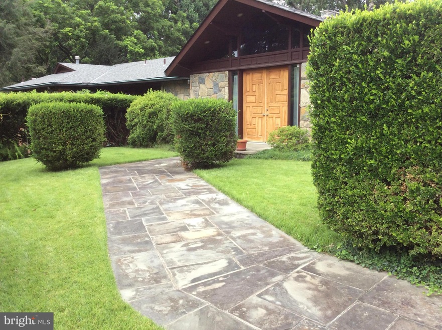 8501 Old Seven Locks Rd, Bethesda, MD 20817 - photo 1