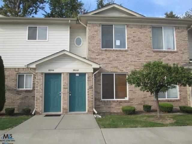 30318 Wedgewood Cir, Roseville, MI 48066 - photo 1