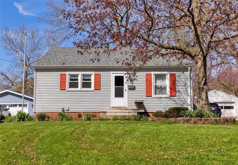 3840 41st St, Des Moines, IA 50310 - photo 1