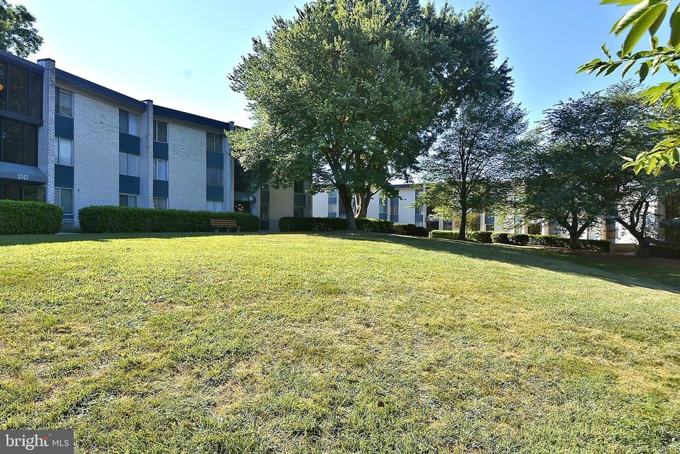 2507 Baltimore Rd unit 8, Rockville, MD 20853 - photo 1