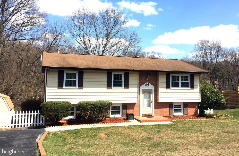 5811 Dale Dr, Sykesville, MD 21784 - photo 1