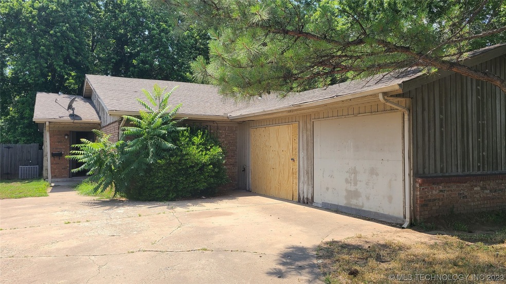 6014 S Madison Place, Tulsa, OK 74105 - photo 1