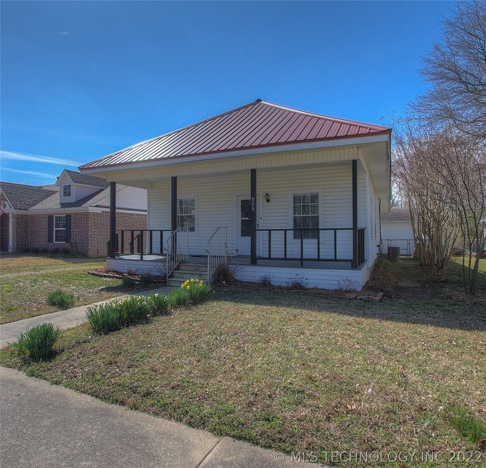 323 E Will Rogers Blvd, Claremore, OK 74017 - photo 1
