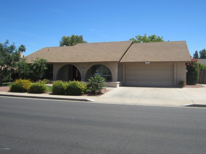 GREAT CURB APPEAL