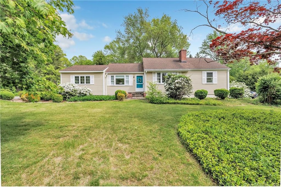 46 Oriole Ln, Trumbull, CT 06611 - photo 1