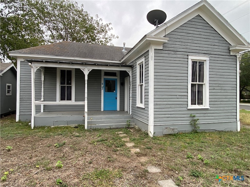 403 E Elm St, Seguin, TX 78155 - photo 1