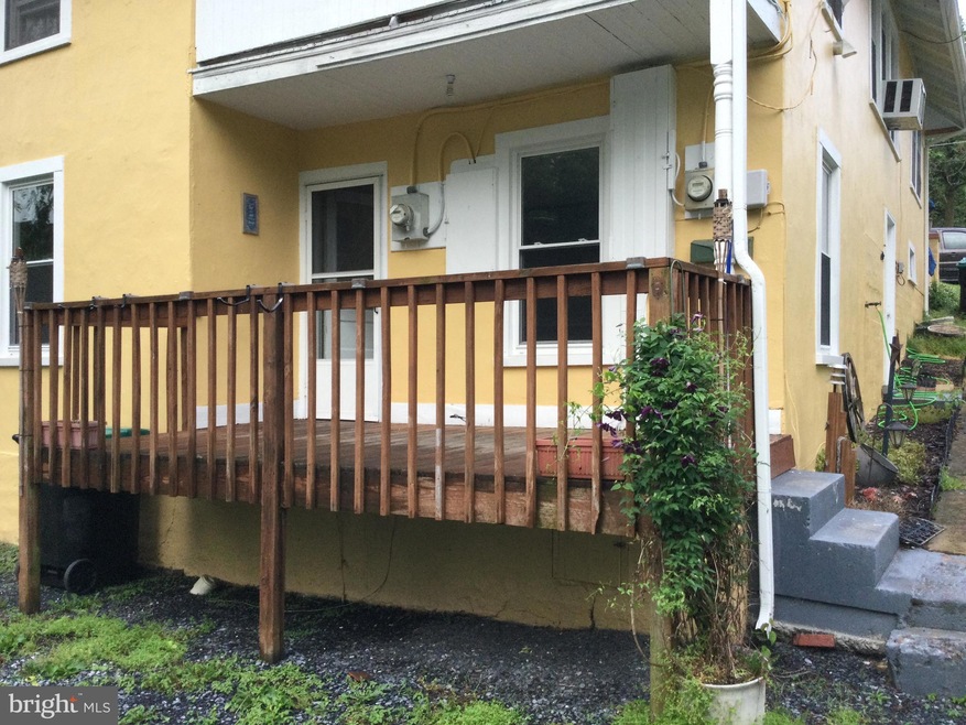 419 N Massanutten St unit A, Strasburg, VA 22657 - photo 1