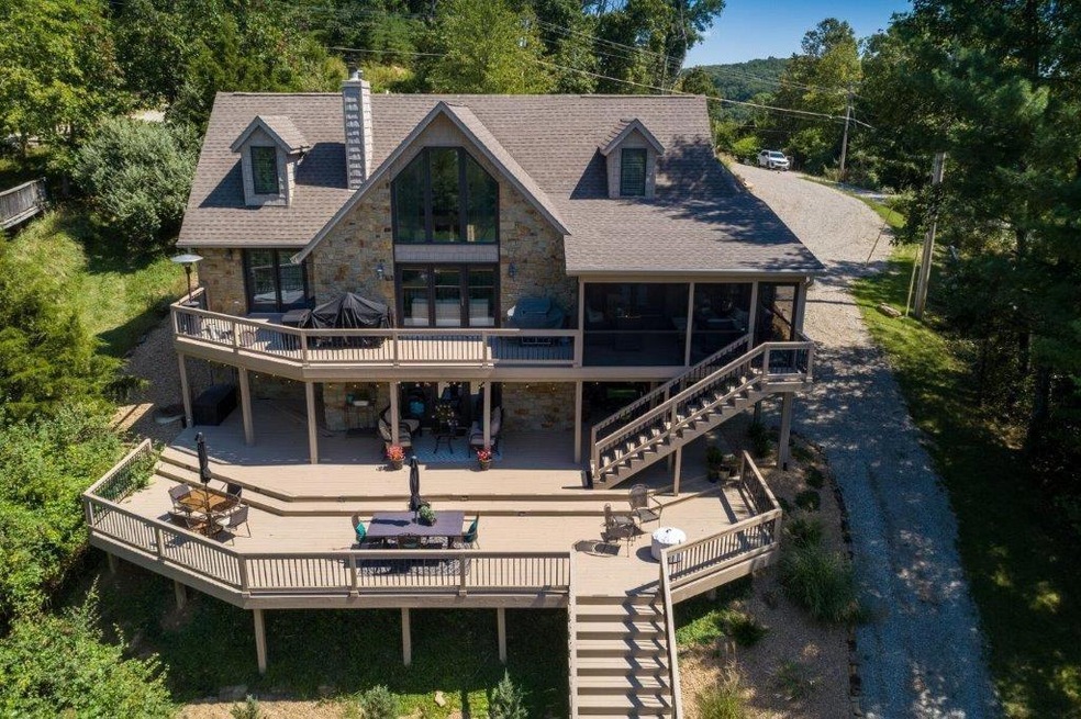 11181 W Grandview Dr, Columbus, IN 47201 - photo 1