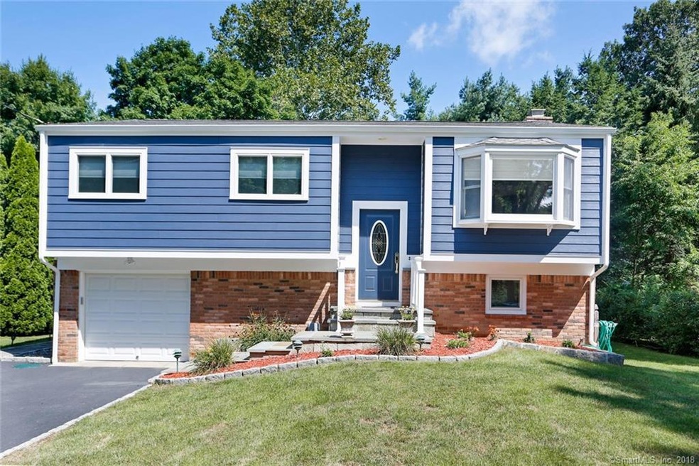 11 Saxon Ct, Stamford, CT 06905 - photo 1