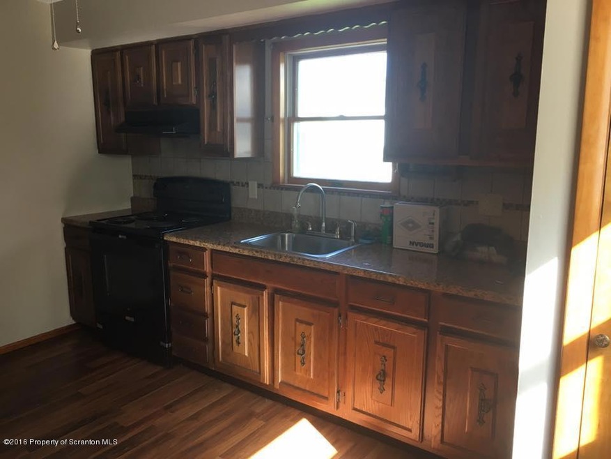 512 Ward St, Dunmore, PA 18512 - photo 1