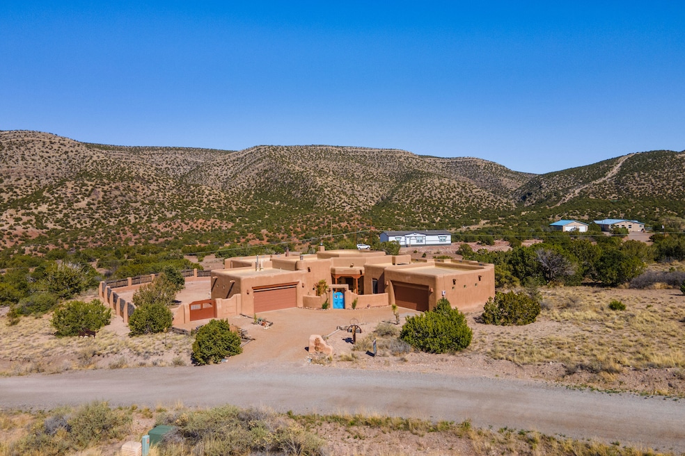2 Cerrito Rojo Rd, Placitas, NM 87043 - photo 1