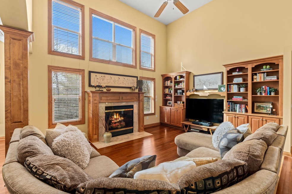 1525 Lone Oak Ln, Brookfield, WI 53045 - photo 1