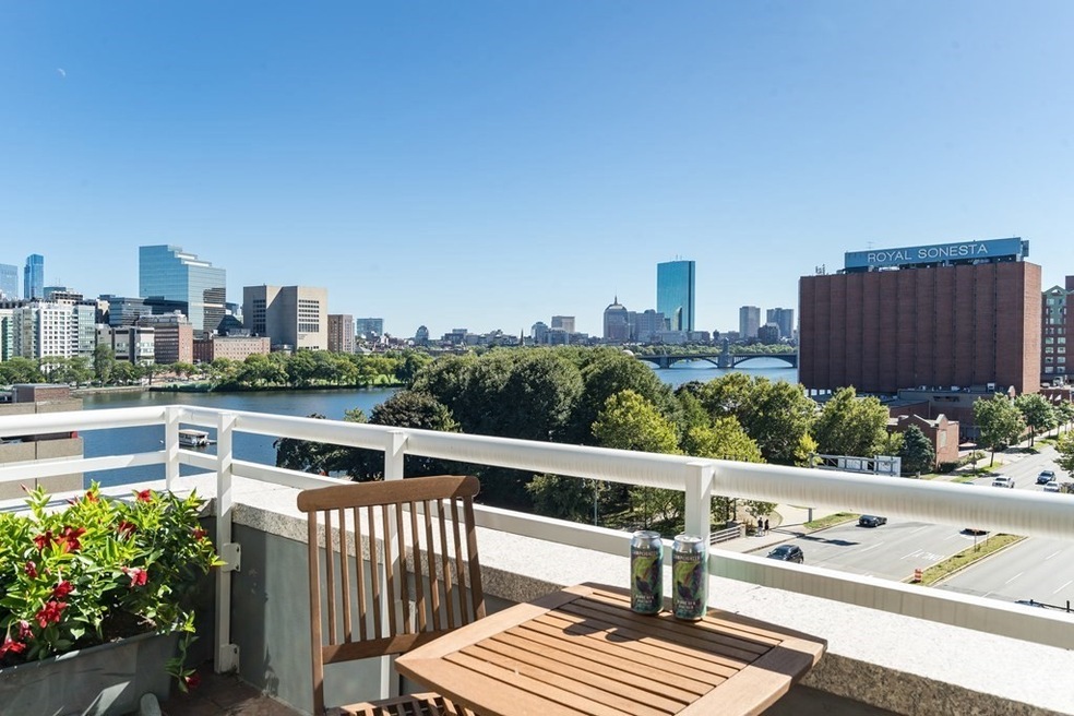 Thomas Graves Landing unit 710, Cambridge, MA 02141 - photo 1