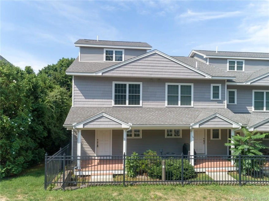 330 Crystal Ave unit 13, New London, CT 06320 - photo 1