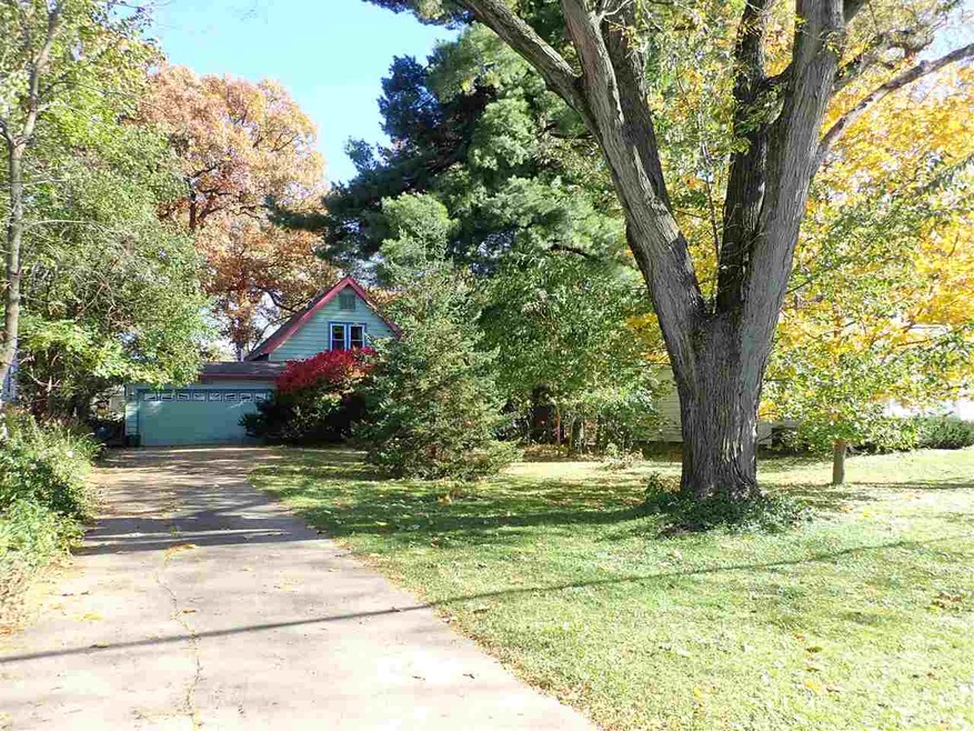 2047 Markert Blvd SE, Cedar Rapids, IA 52403 - photo 1