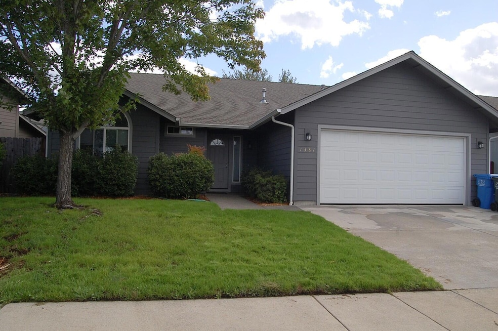 1381 Barney Fife Blvd, Grants Pass, OR 97527 - photo 1