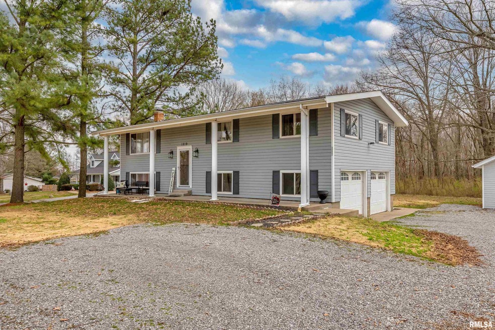 1219 Borders Ln, Harrisburg, IL 62946 - photo 1